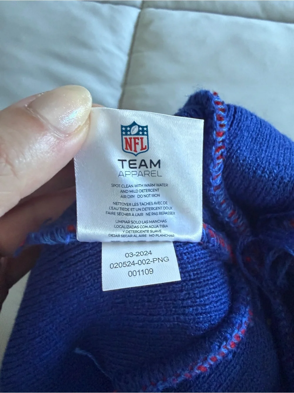 BNWT GIANTS YOUTH CUFFED HAT W/POM